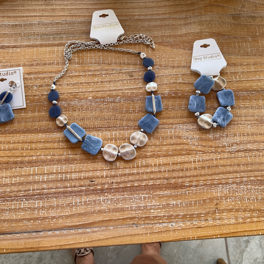 Bay Studio set of  Blue and Silver Necklace, bracelet and earings Elegant Design
